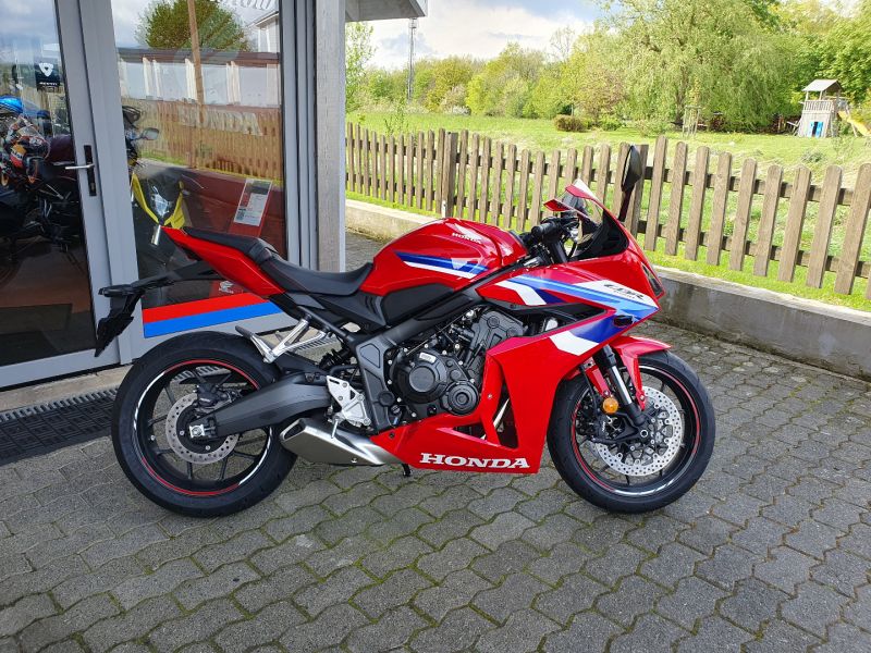 Honda CBR650R E-Clutch 